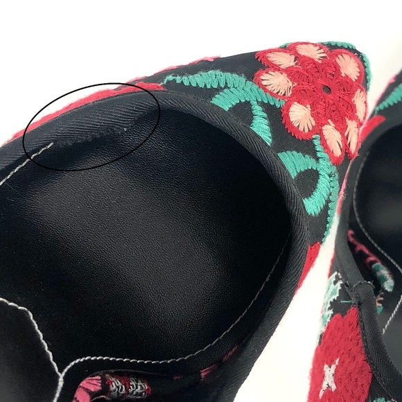 Charles David ‘Addie’ Floral Embroidered Pump - Picture 4 of 15